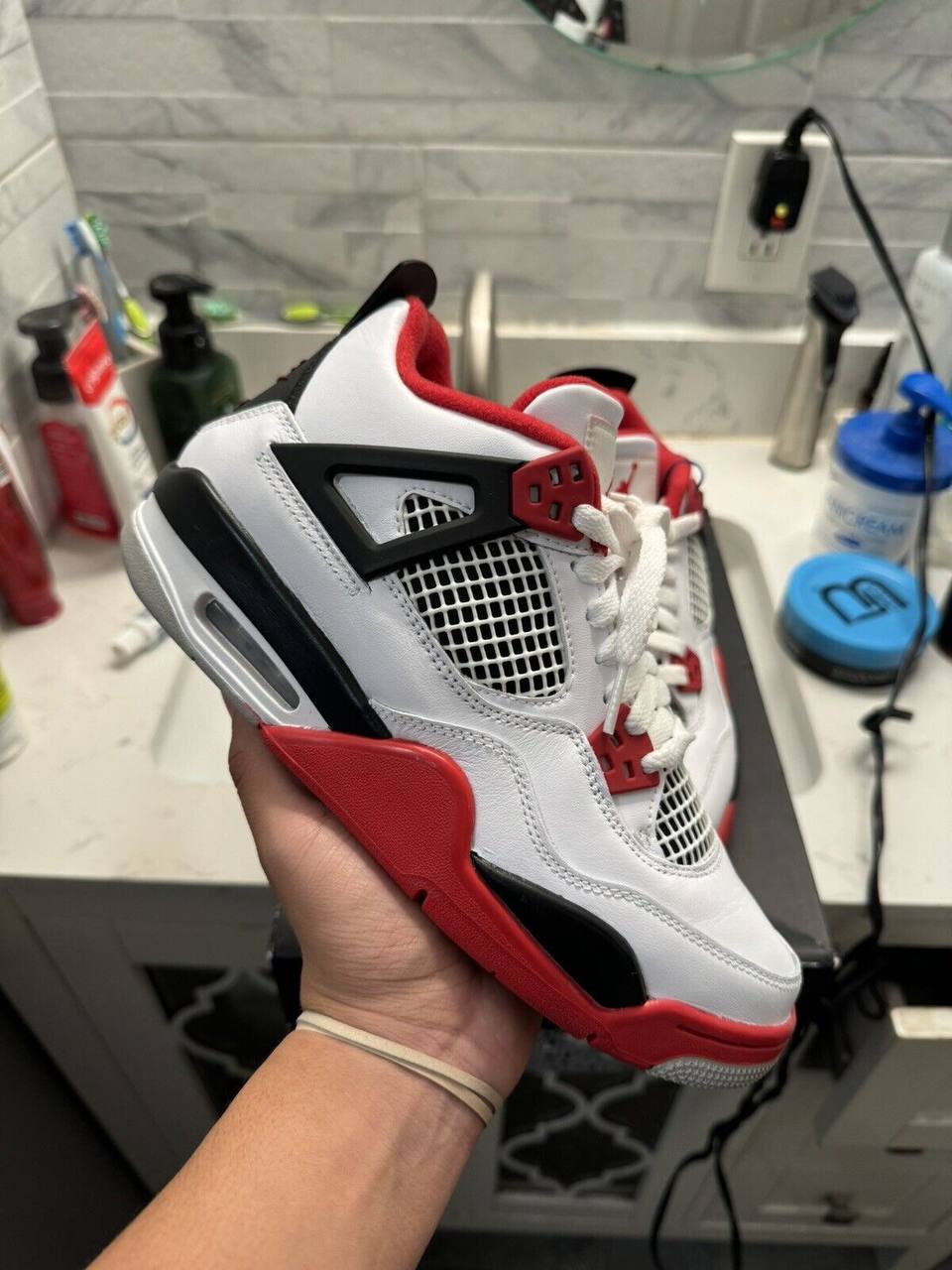 JORDAN RETRO 4 BLANCO/NEGRO/ROJO