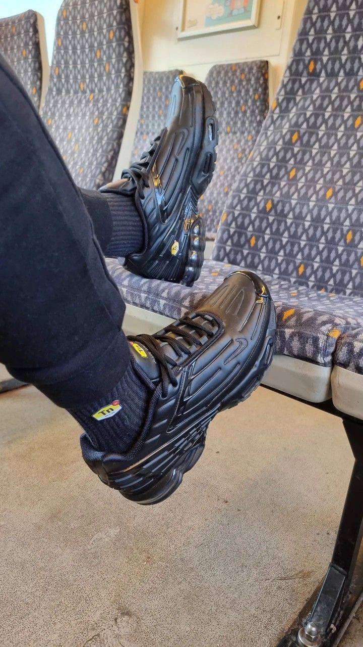 AIR MAX PLUS 3 NEGRO