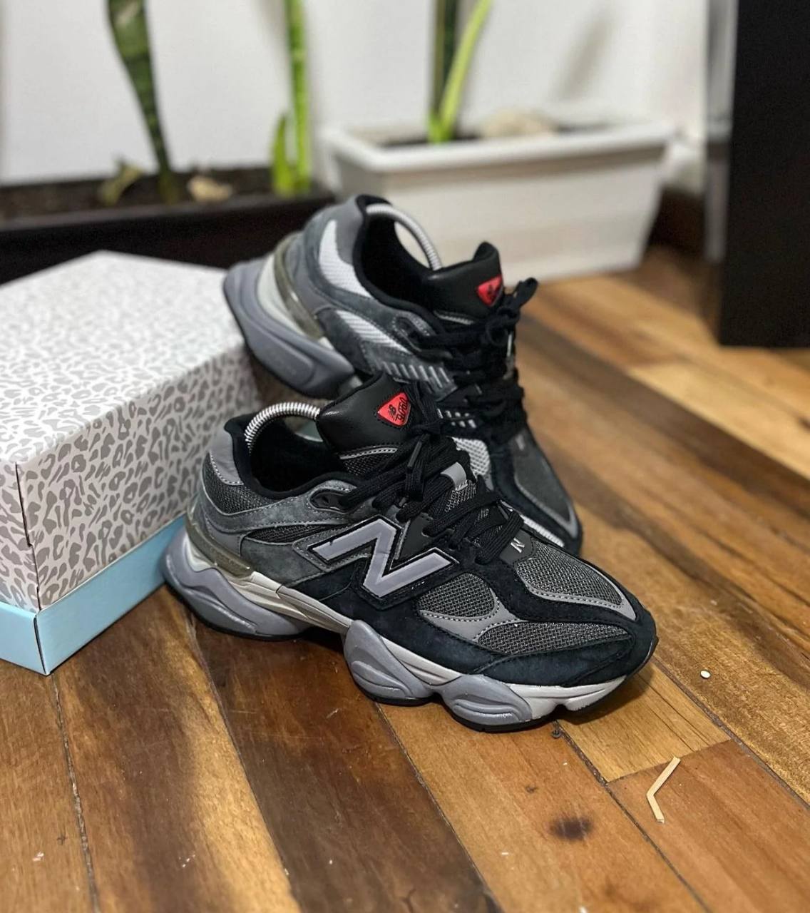NEW BALANCE 9060 NEGRO/GRIS